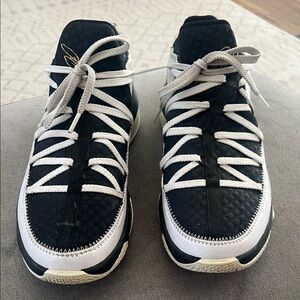 Nike LeBron 17 Low “Metallic Gold” – Men’s Size 10 (CD5007-101)